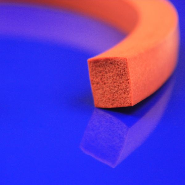 關于耐高溫發(fā)泡硅膠條