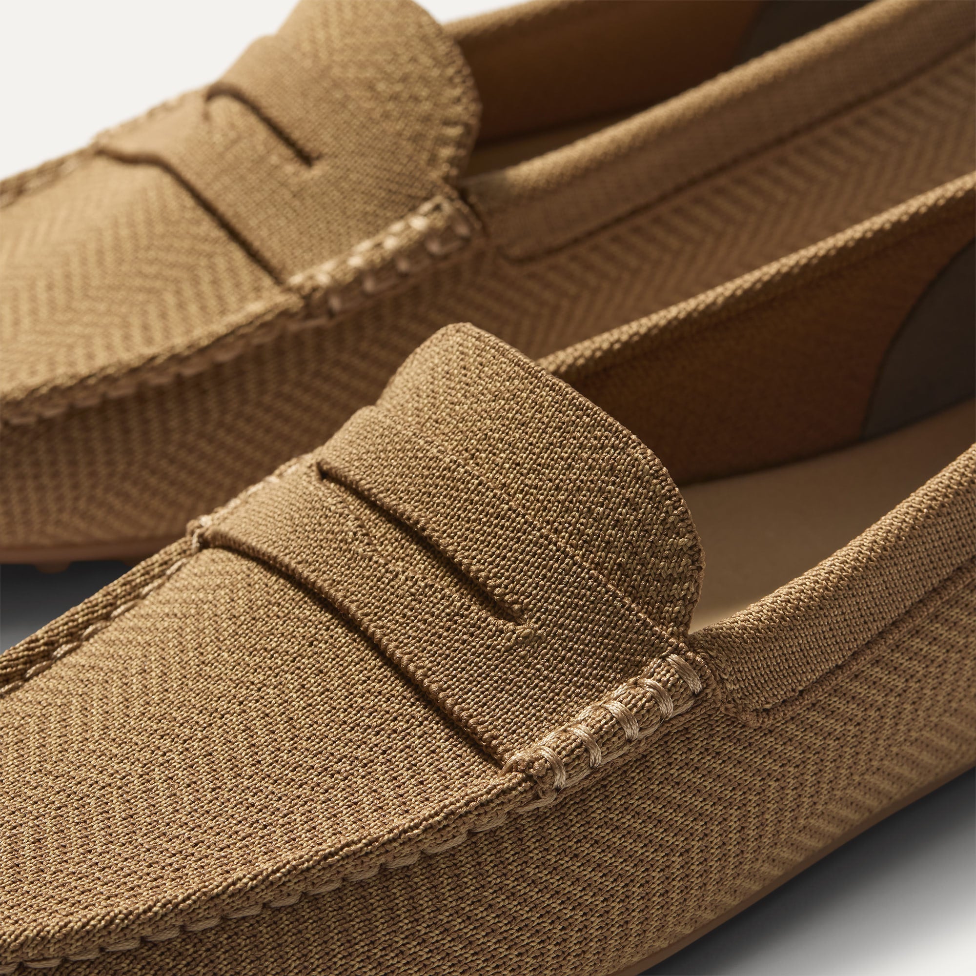 The Men's Daily Driver - Oak Herringbone